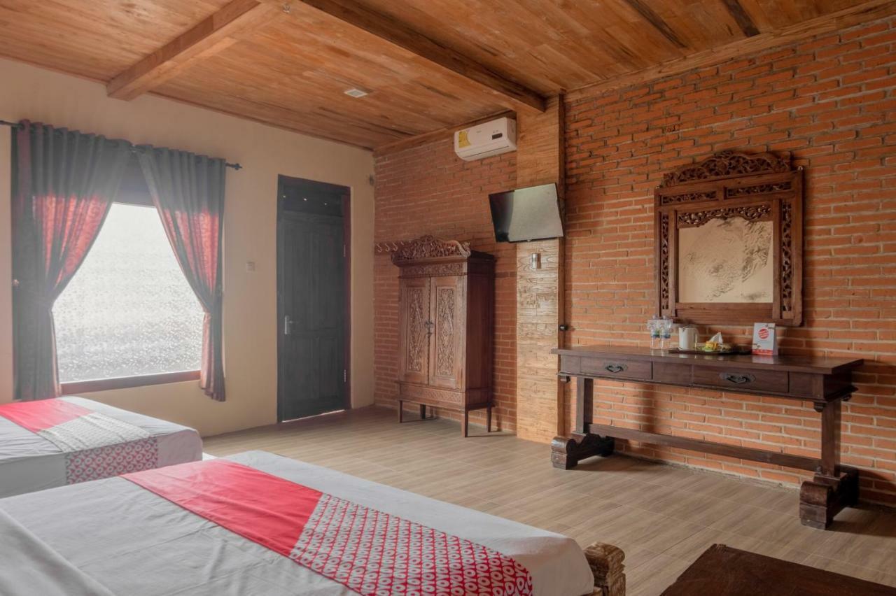 Hotel Batukaras Kalaras Luaran gambar